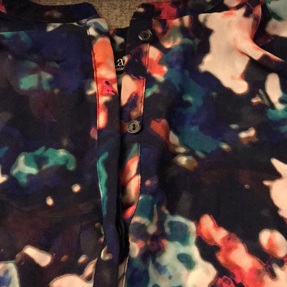 Spring blouse 👚 - Picture 4 of 4